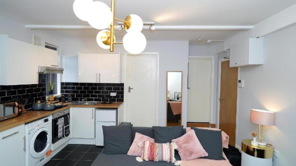 Beautiful Apartment In Sussex Gardens Лондон Экстерьер фото